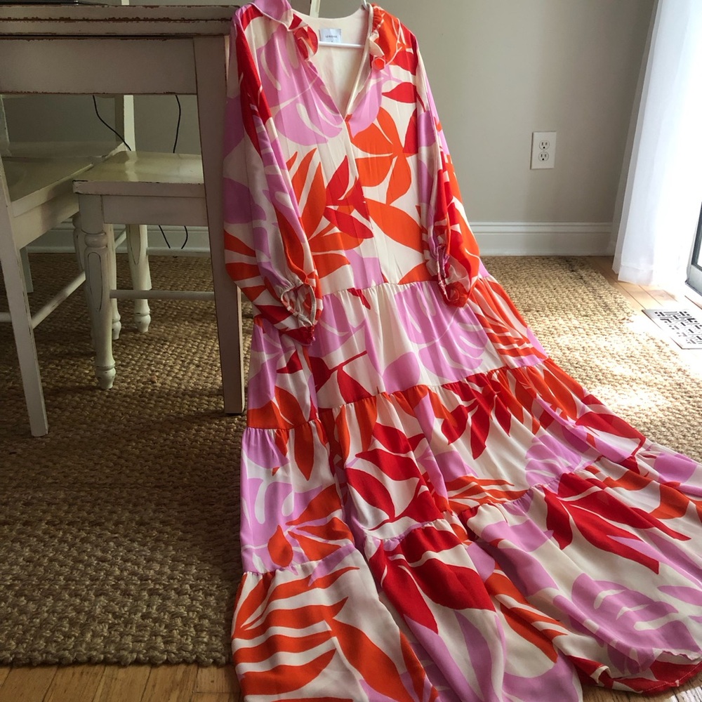 New: Adrienne Raelyn Oversized Maxi Dress. Size Small